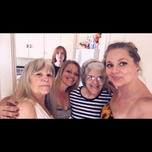 Meet your Posher, Desiree - Picture 2 of 8